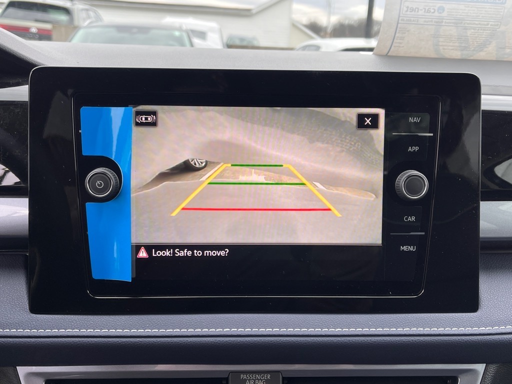 Vehicle image 10 of 13