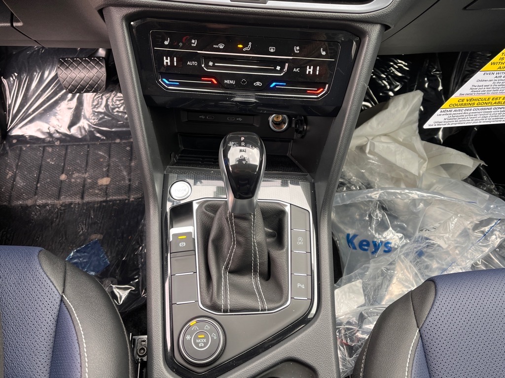 Vehicle image 11 of 13