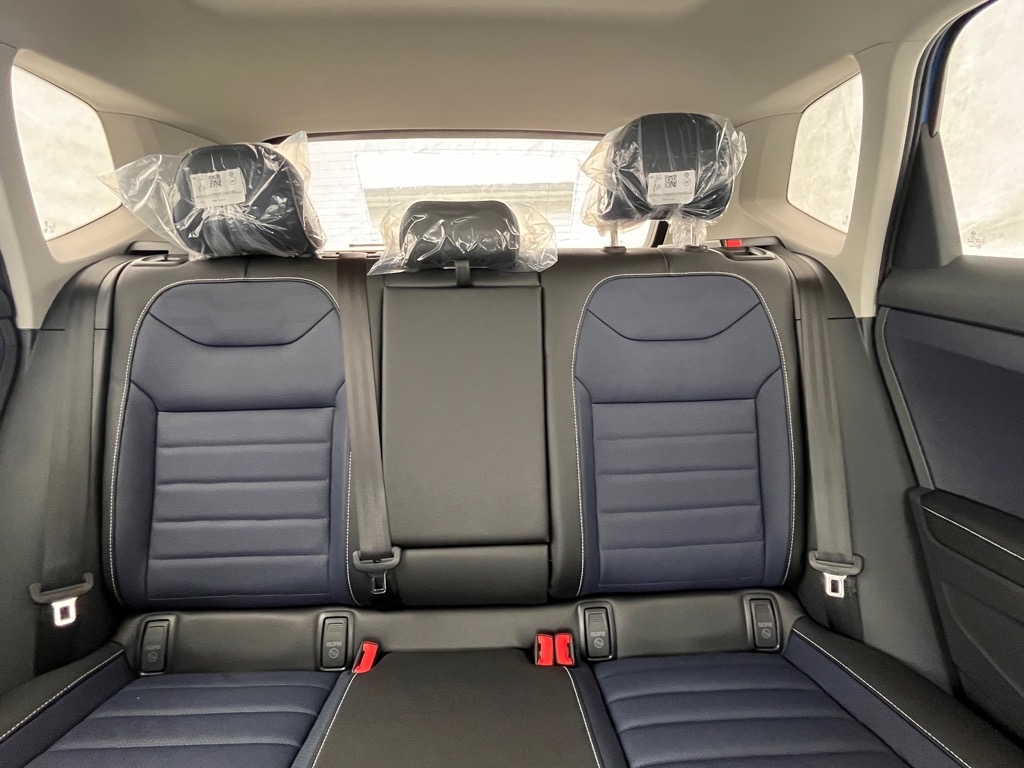 Vehicle image 12 of 13