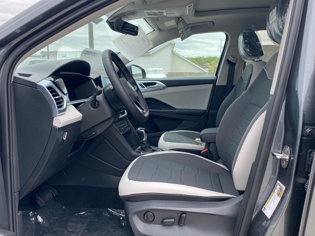 Vehicle image 4 of 13