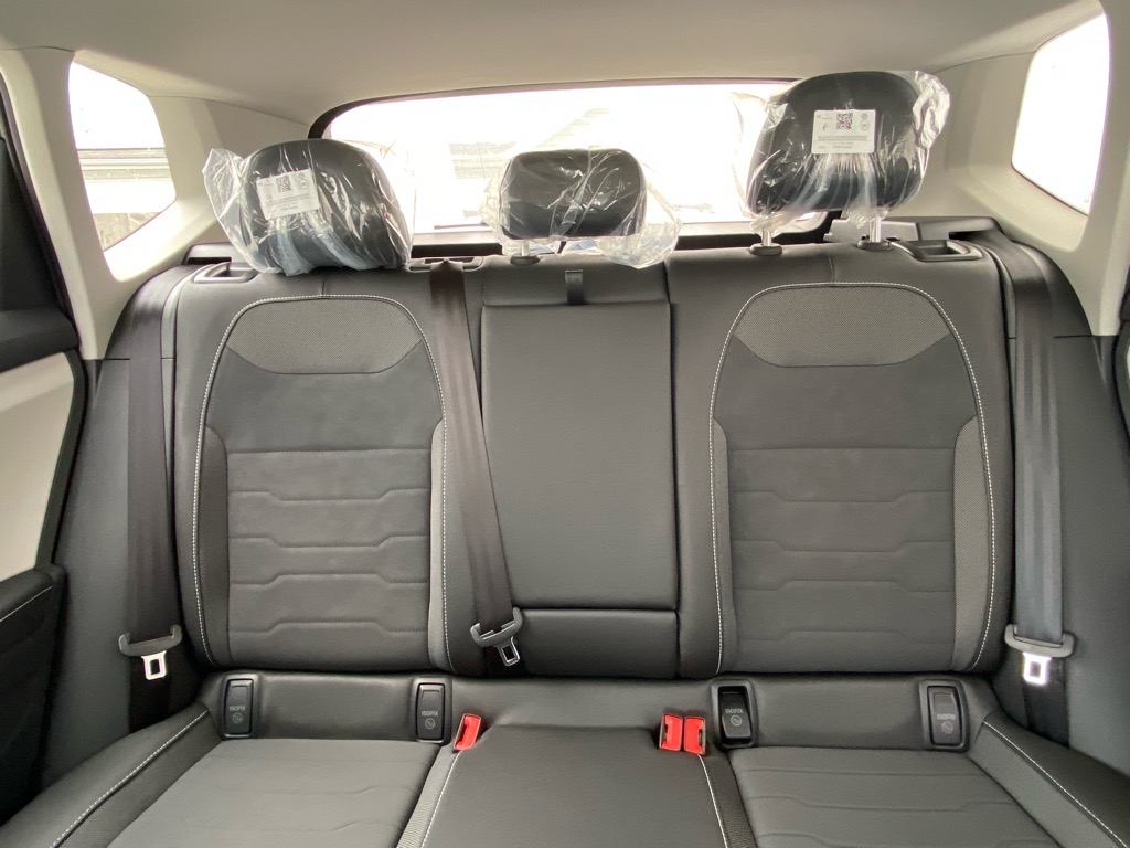 Vehicle image 12 of 13
