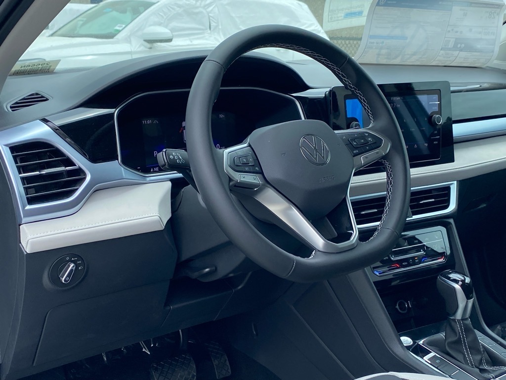 Vehicle image 6 of 13