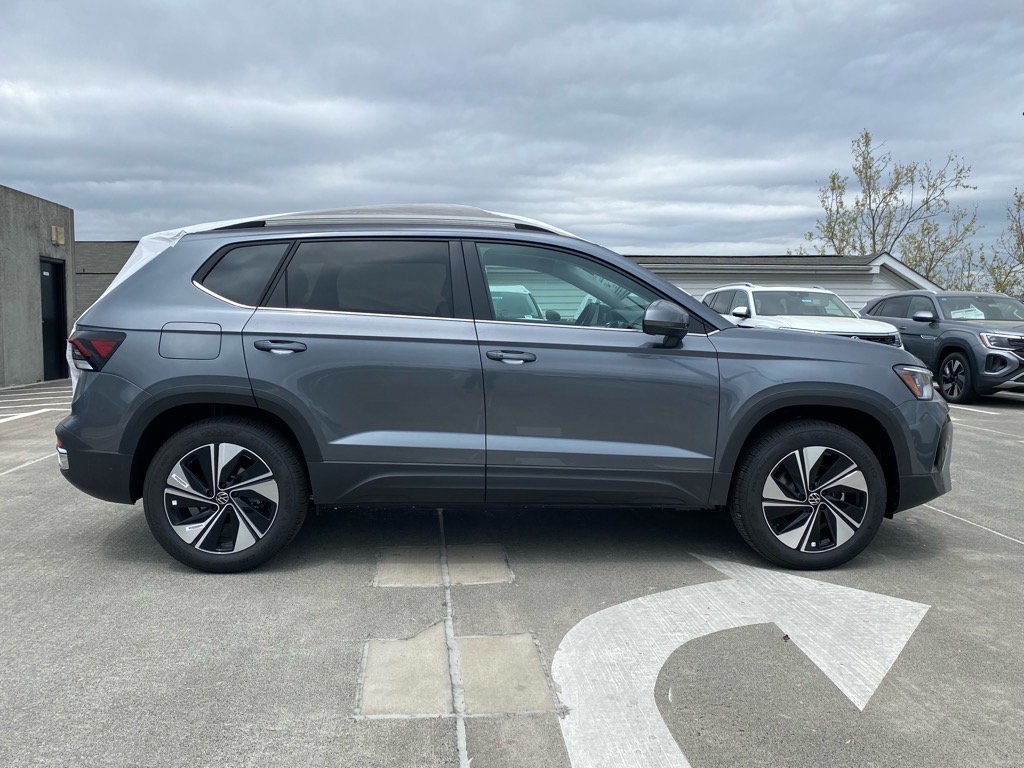 Vehicle image 3 of 13