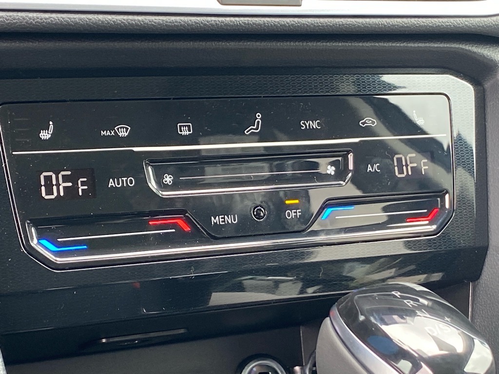 Vehicle image 11 of 13