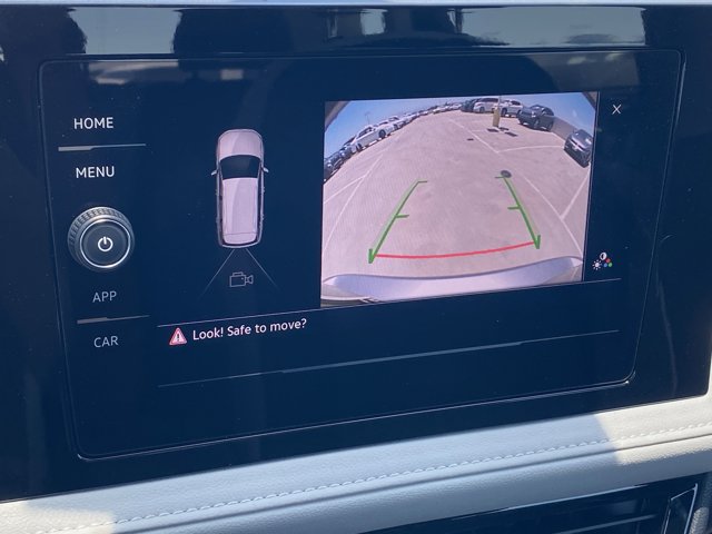 Vehicle image 13 of 17