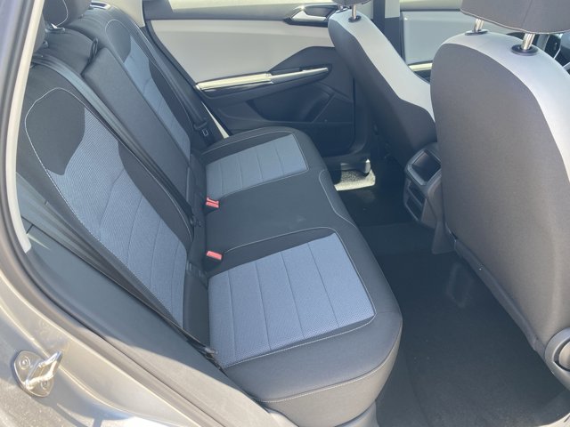 Vehicle image 8 of 17