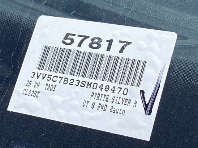 Vehicle image 16 of 17