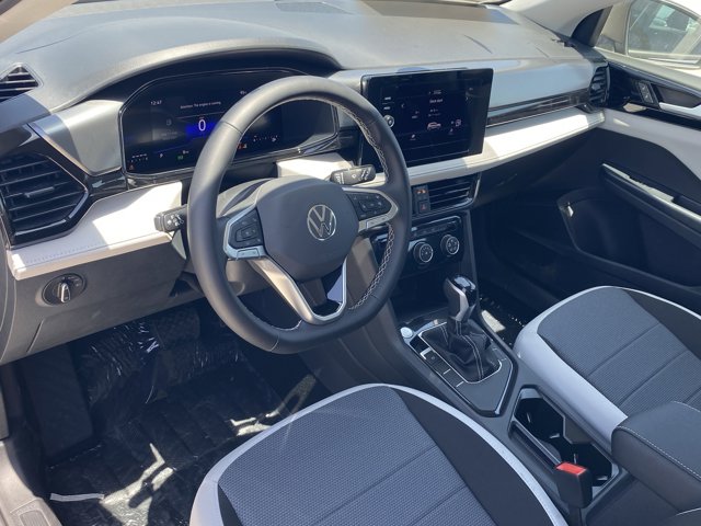 Vehicle image 10 of 17