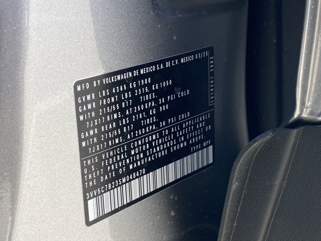 Vehicle image 17 of 17