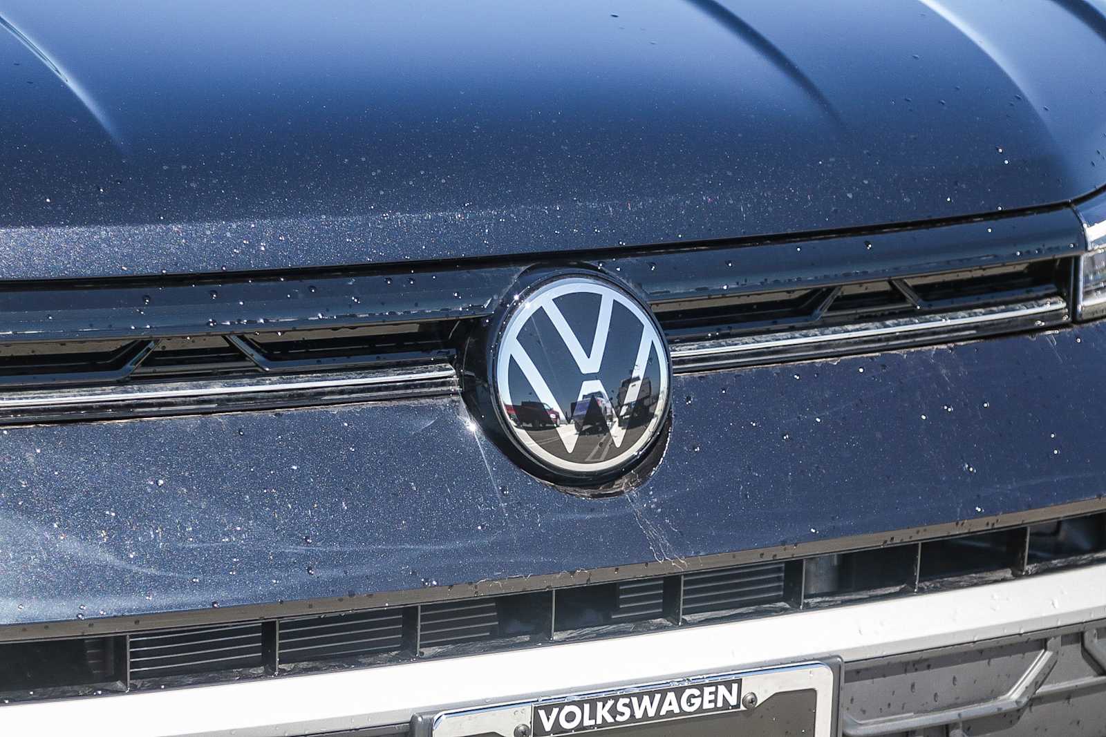 Vehicle image 21 of 26