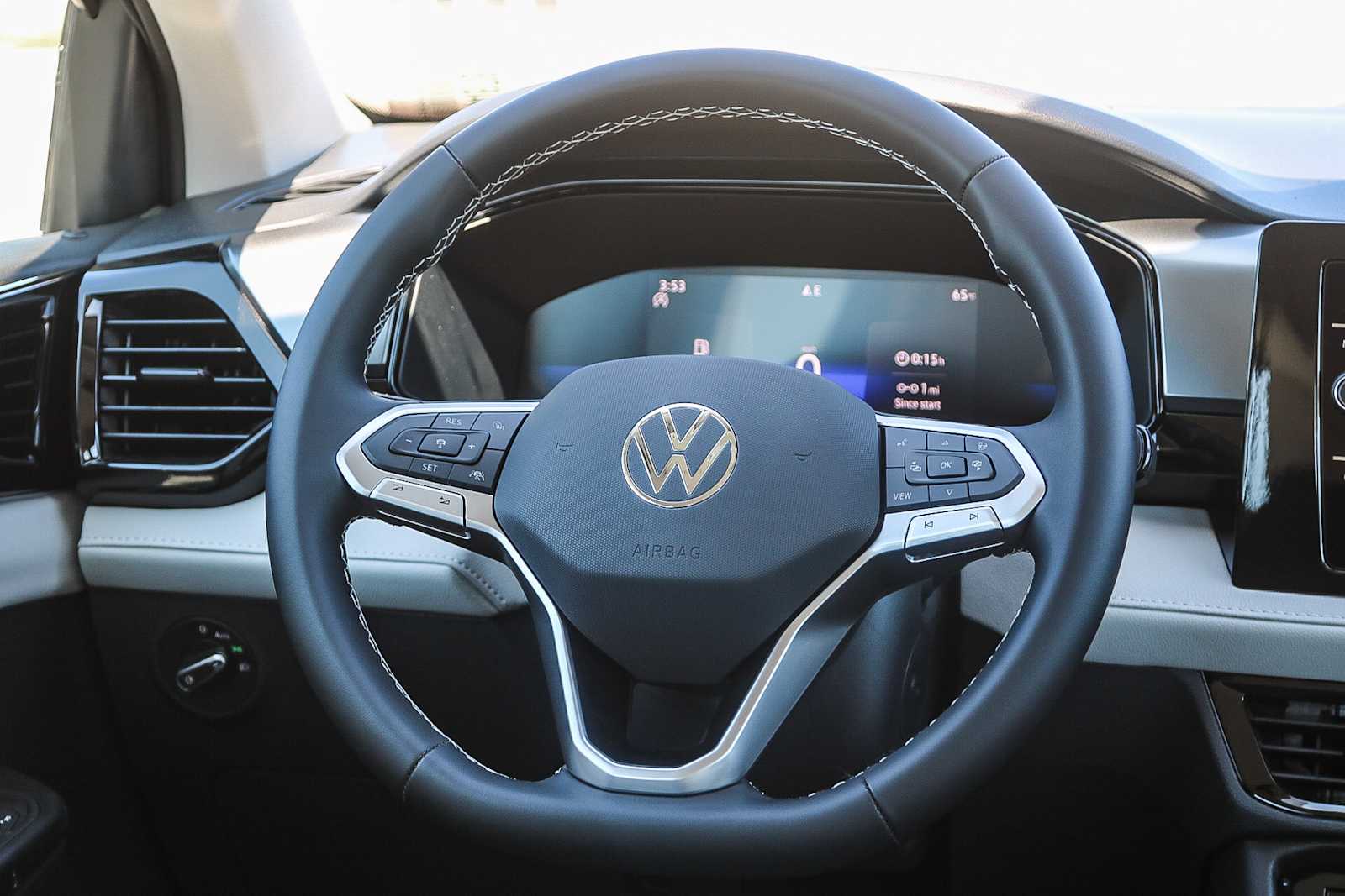 Vehicle image 22 of 26