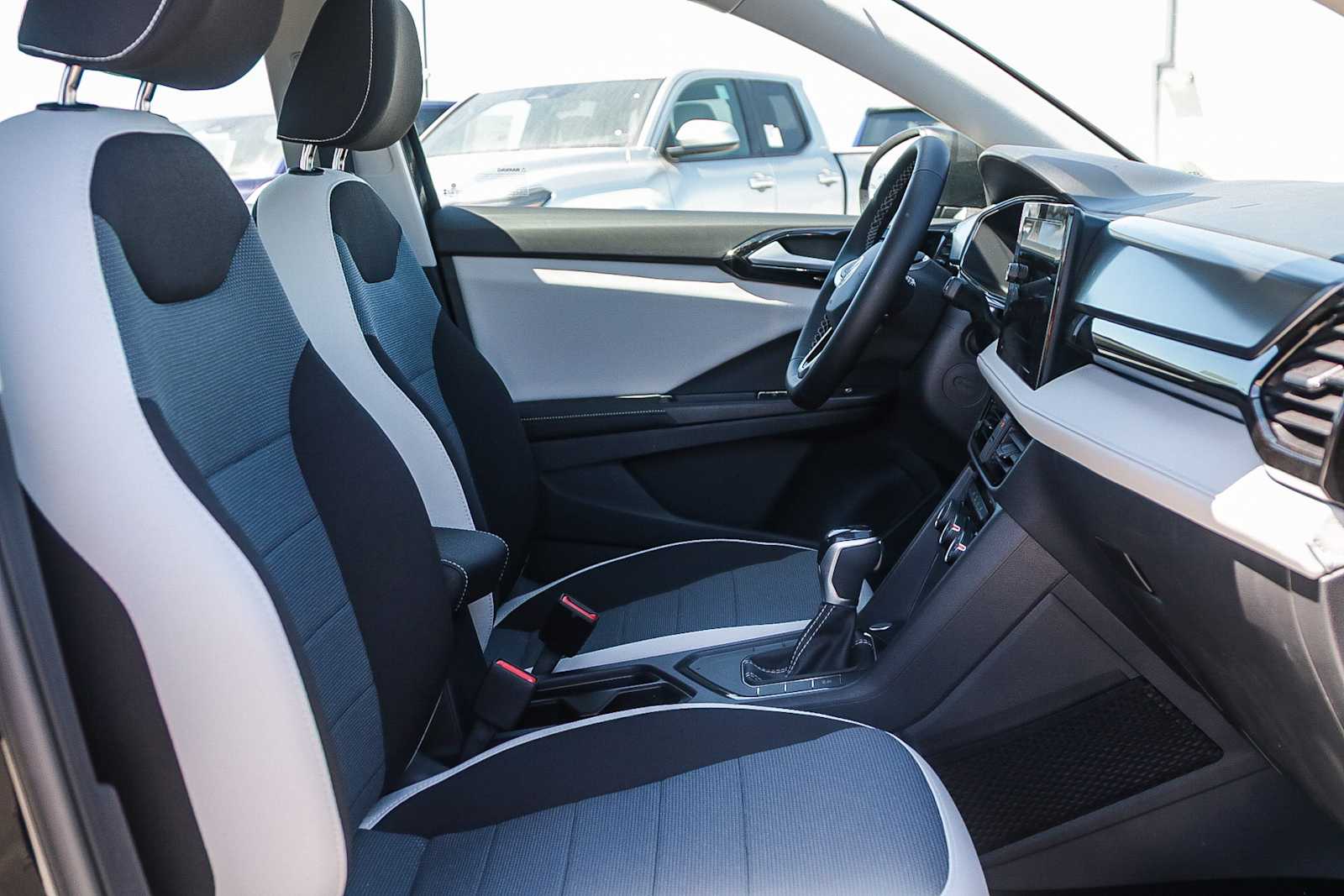 Vehicle image 12 of 26