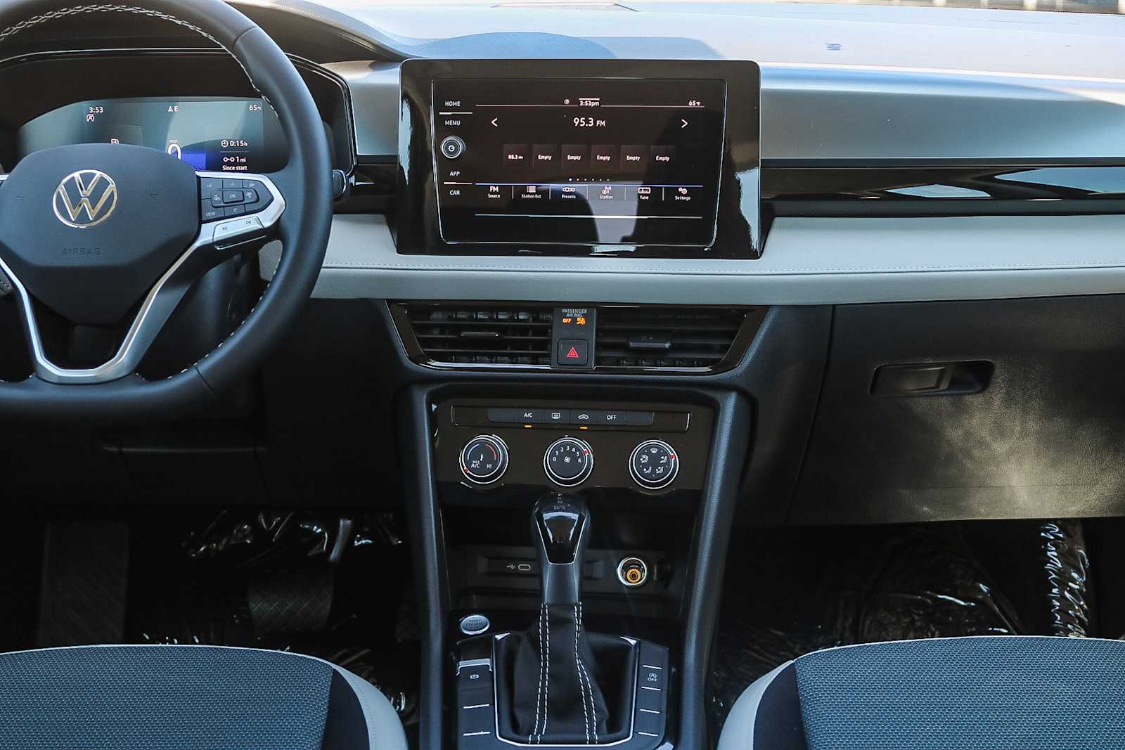 Vehicle image 15 of 26