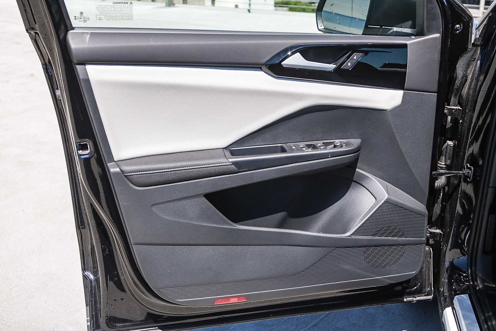 Vehicle image 20 of 26