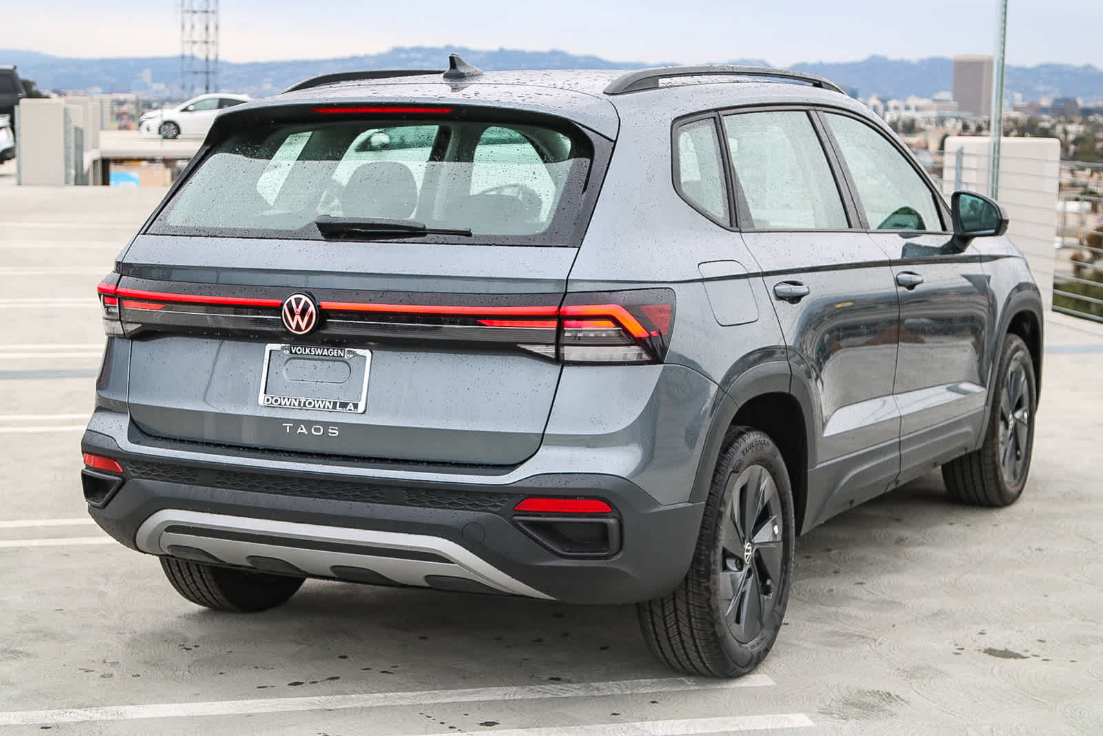 Vehicle image 4 of 27
