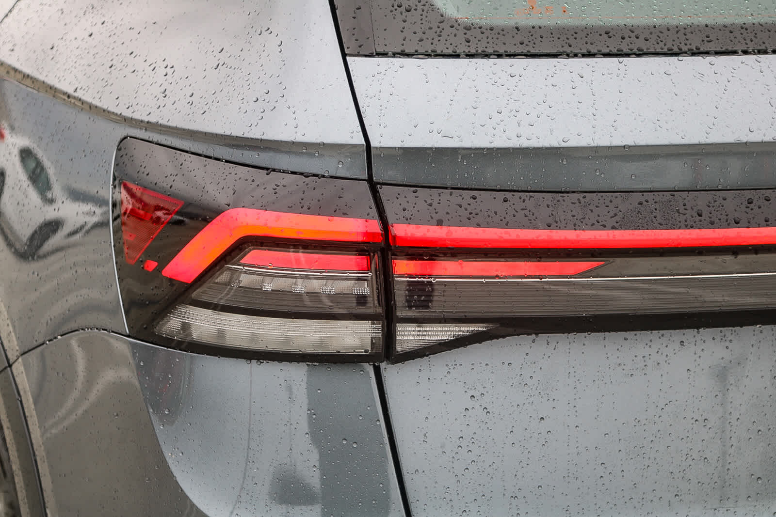 Vehicle image 12 of 27
