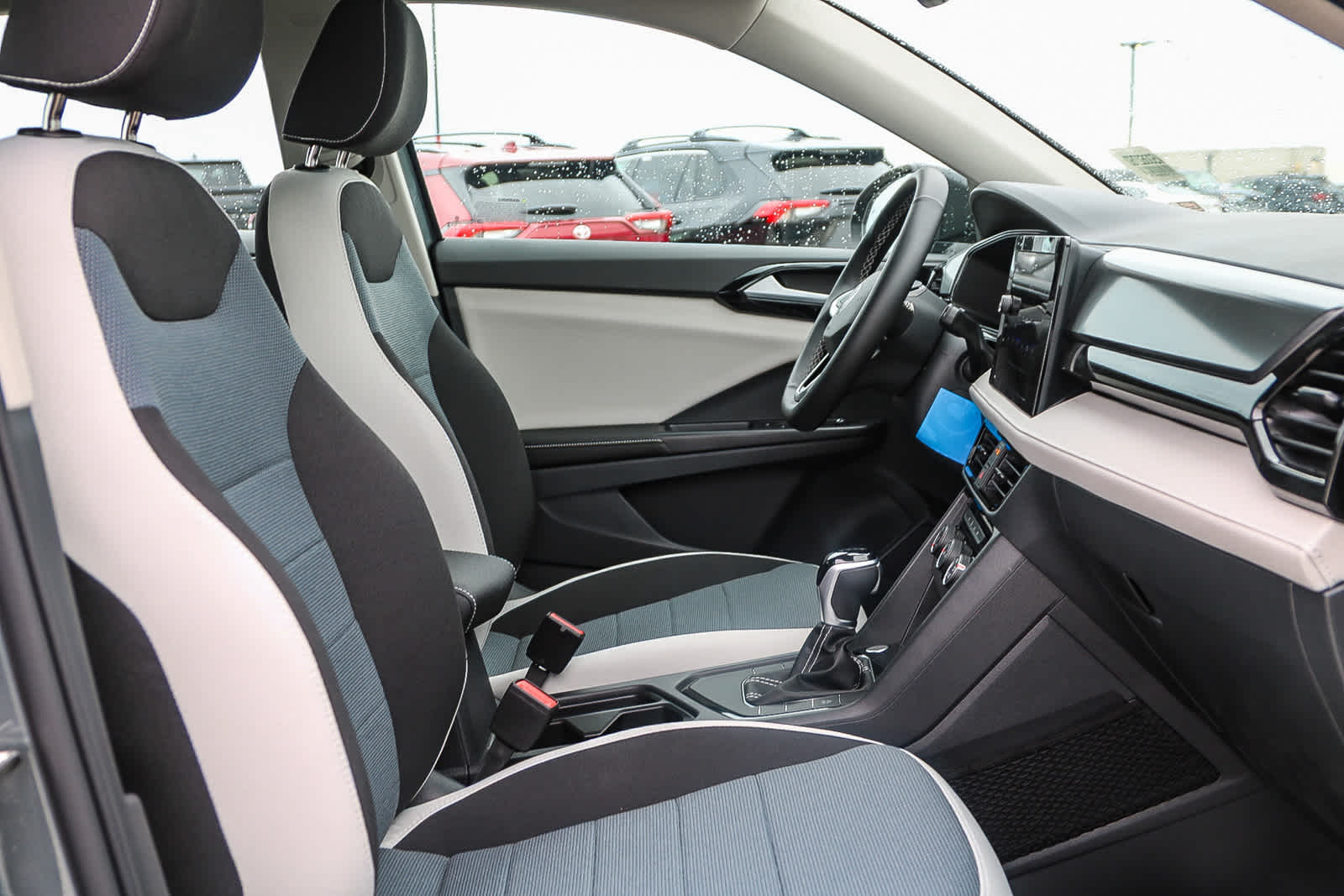 Vehicle image 18 of 27