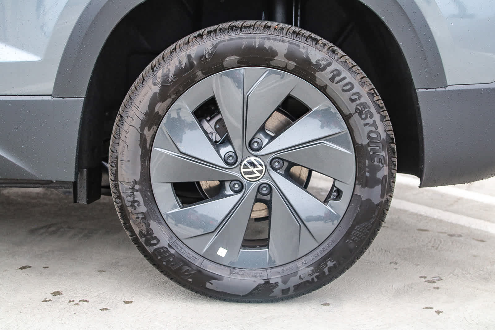 Vehicle image 8 of 27