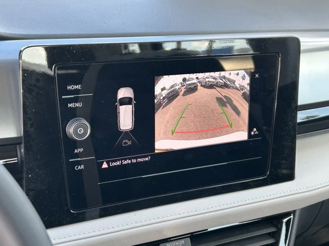 Vehicle image 14 of 15