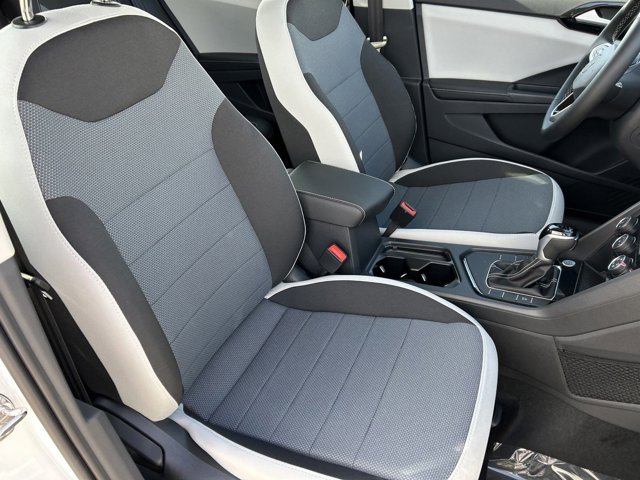 Vehicle image 7 of 15
