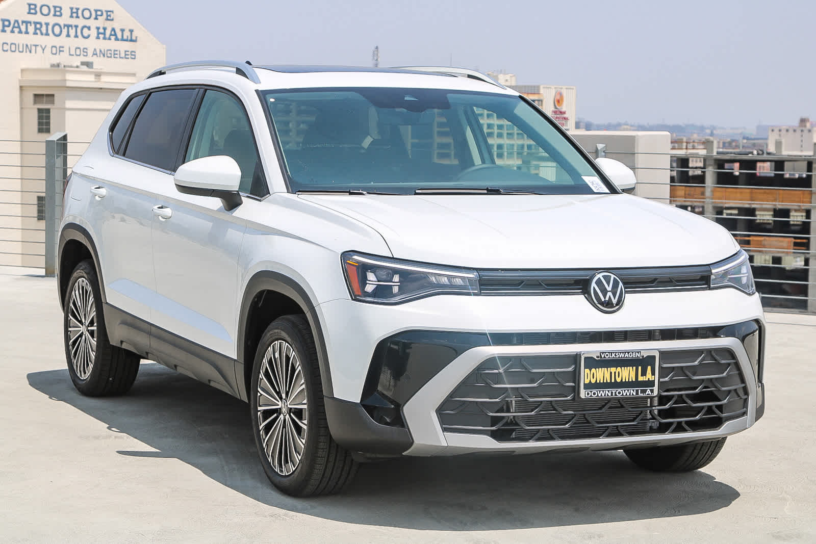 Vehicle image 3 of 40