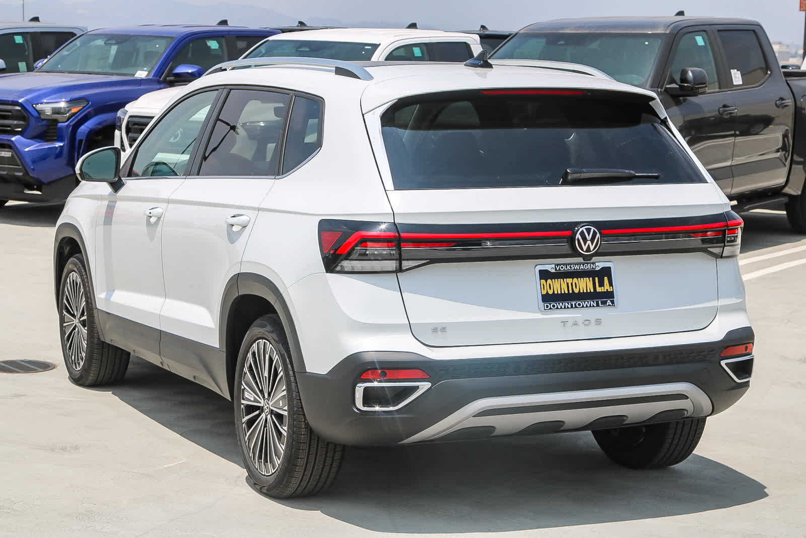 Vehicle image 6 of 40