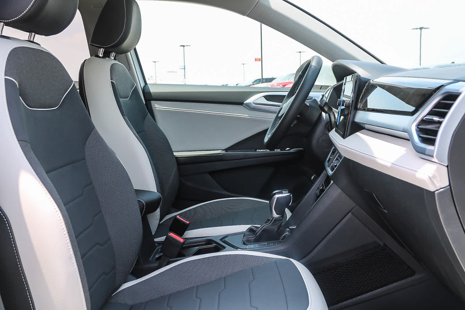 Vehicle image 15 of 40