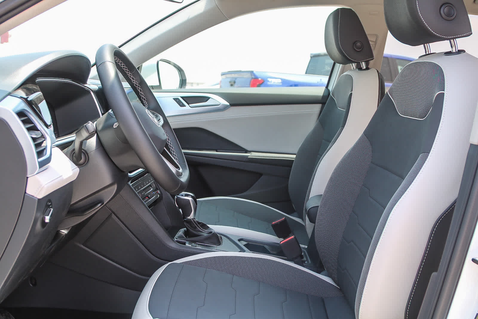 Vehicle image 12 of 40