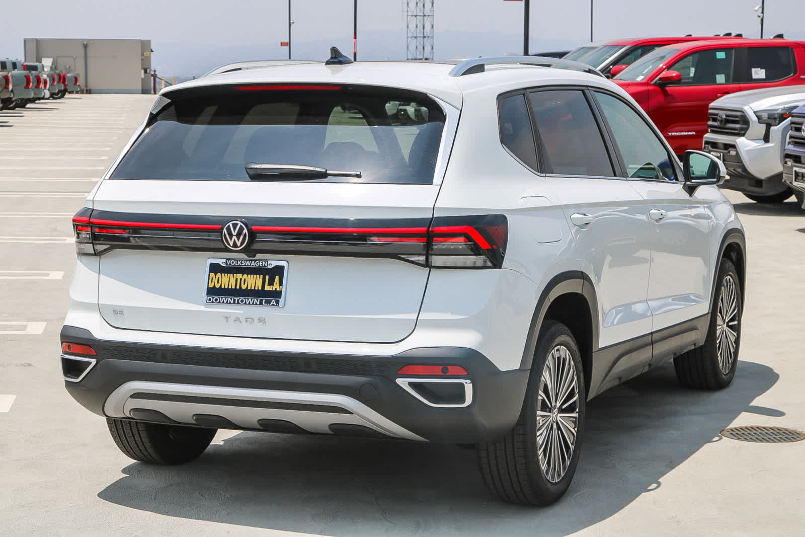Vehicle image 4 of 40