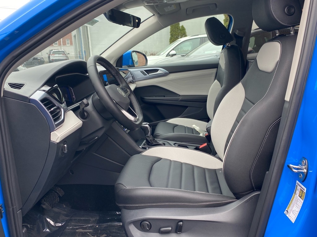 Vehicle image 9 of 12