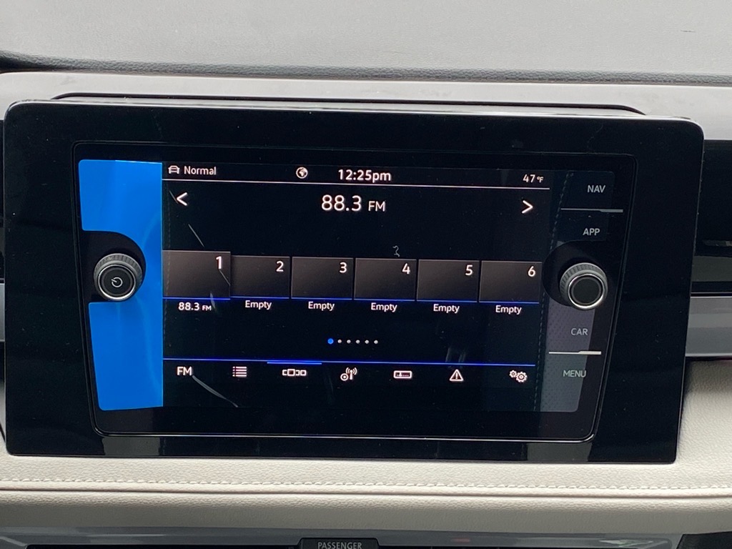 Vehicle image 6 of 12