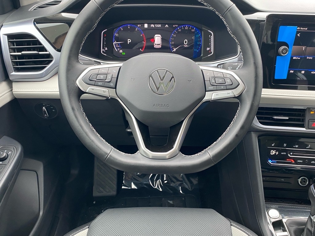 Vehicle image 5 of 12