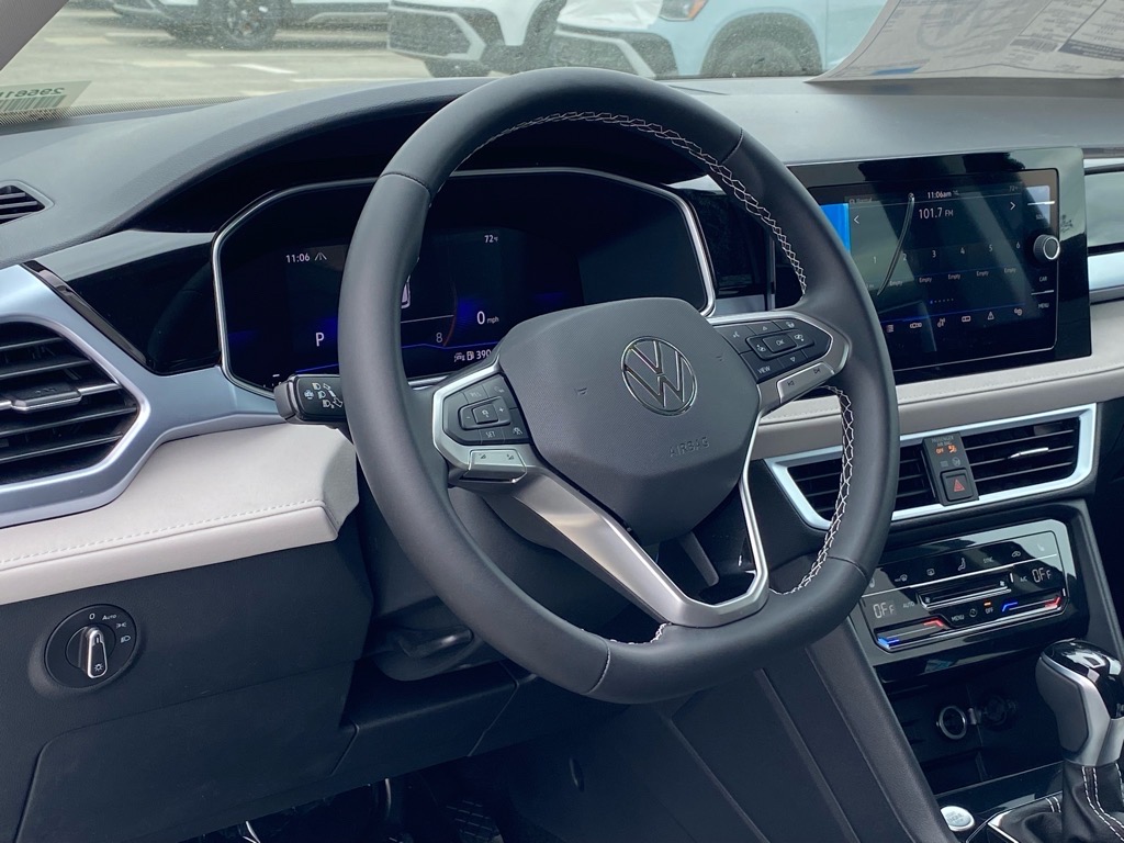 Vehicle image 6 of 12
