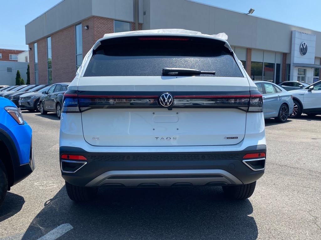 Vehicle image 4 of 12