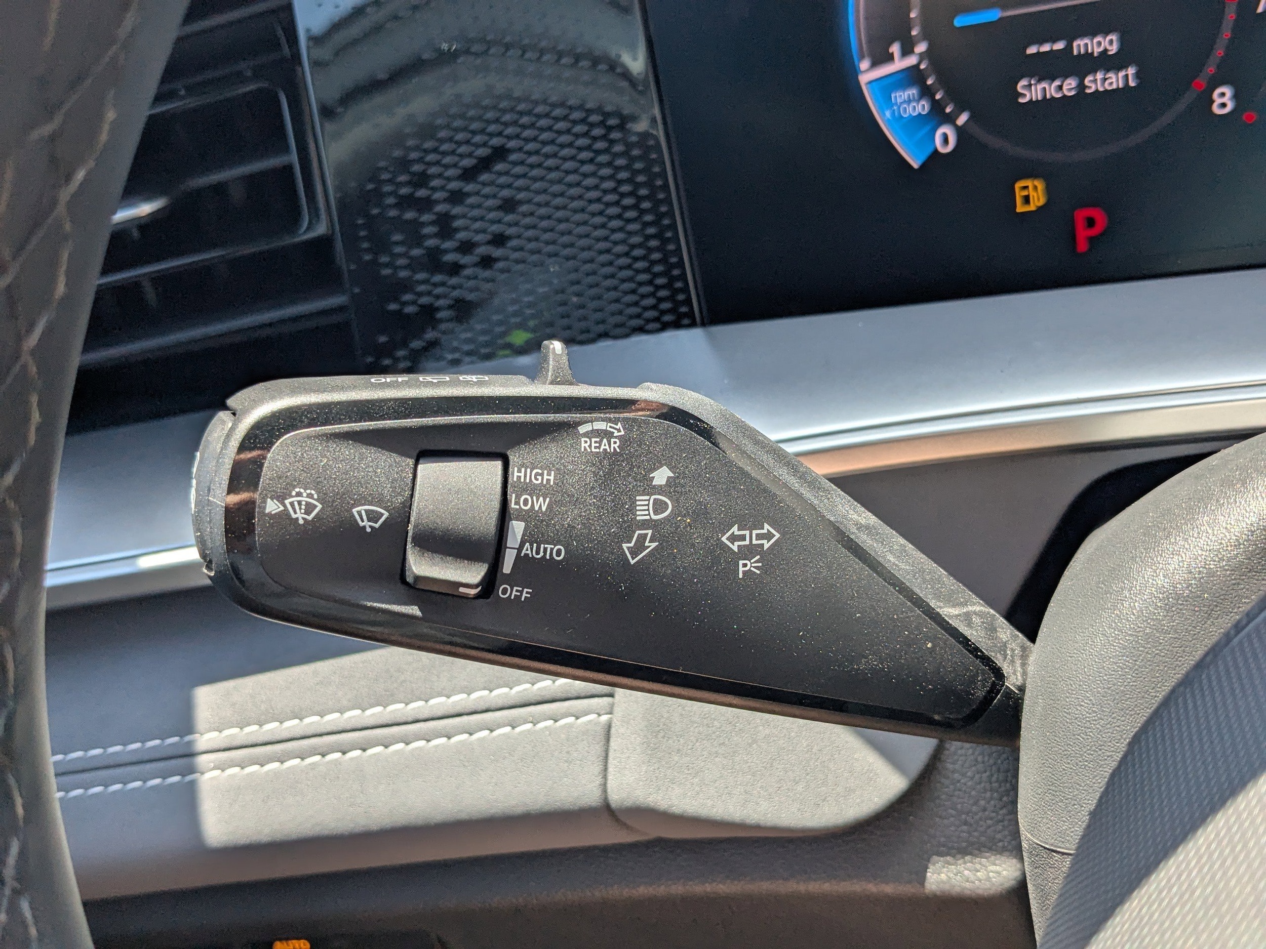 Vehicle image 25 of 31