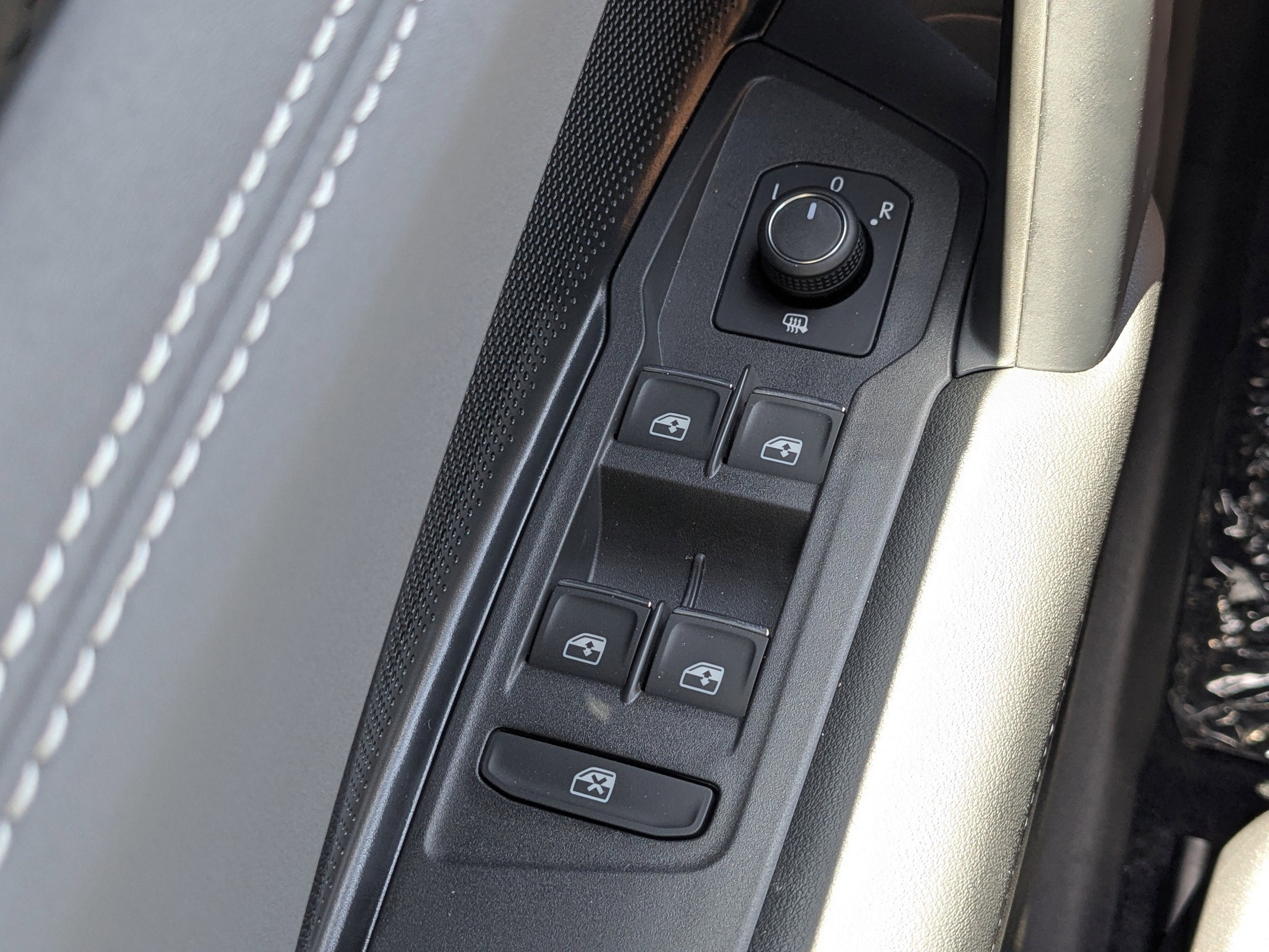 Vehicle image 24 of 31