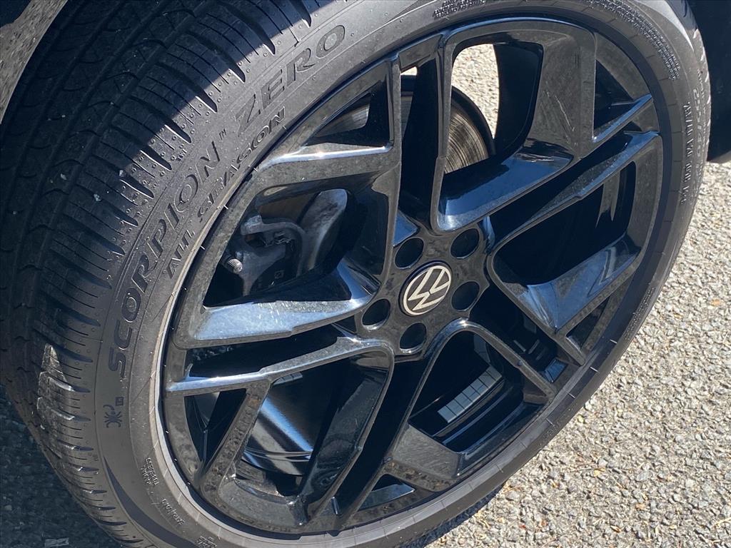 2025 Volkswagen Tiguan SE R-Line Black Image 3 of 20