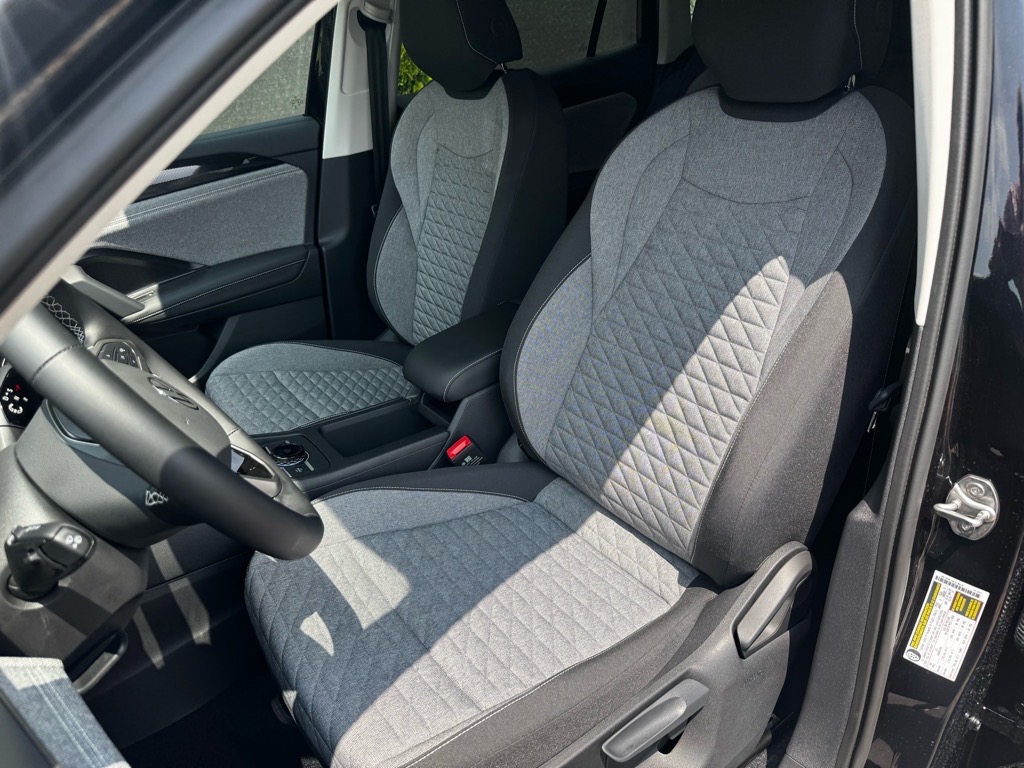 Vehicle image 15 of 35