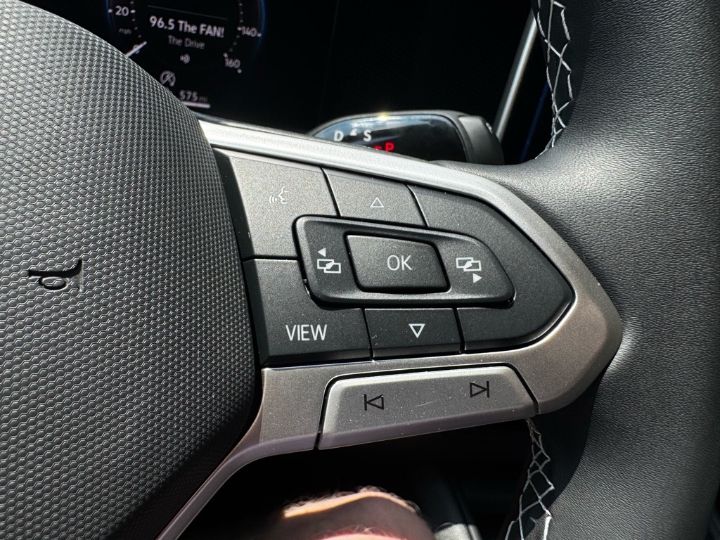 Vehicle image 29 of 35