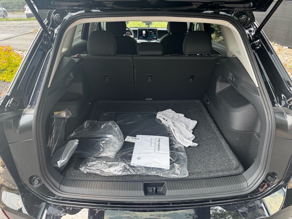 Vehicle image 12 of 35