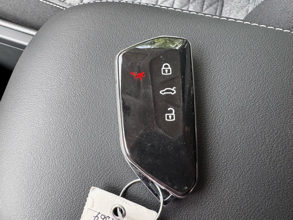 Vehicle image 27 of 35