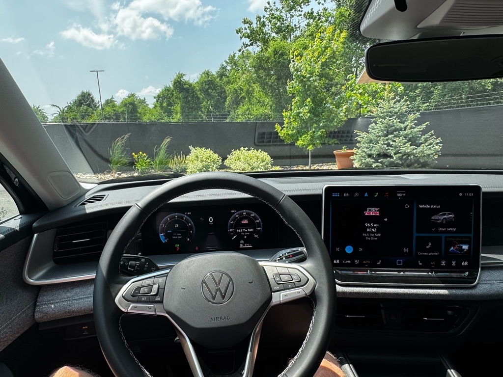 Vehicle image 19 of 35