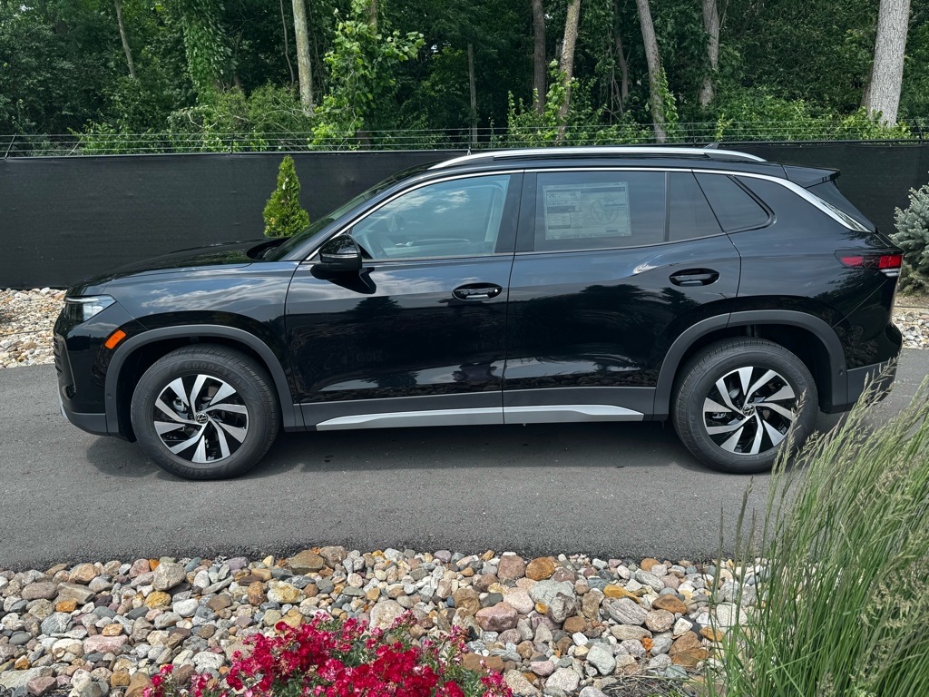Vehicle image 8 of 35