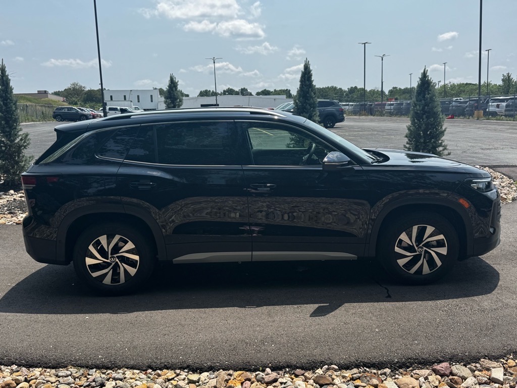 Vehicle image 4 of 35