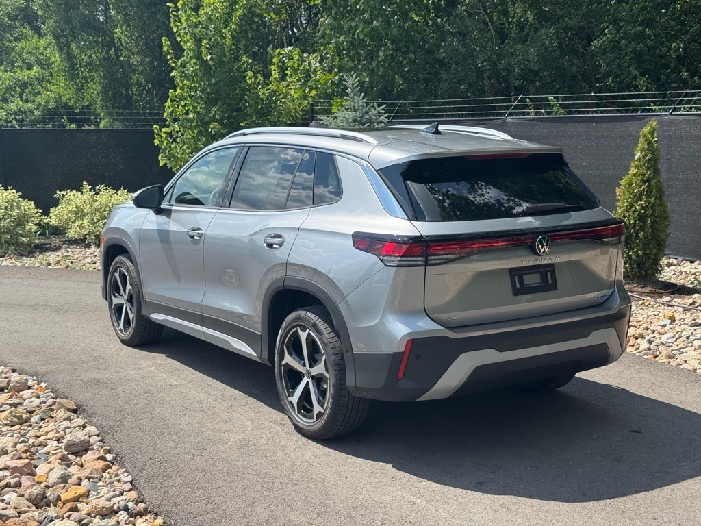 Vehicle image 7 of 36