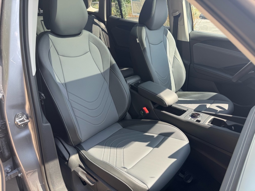 Vehicle image 14 of 36
