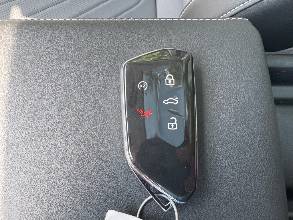 Vehicle image 29 of 36
