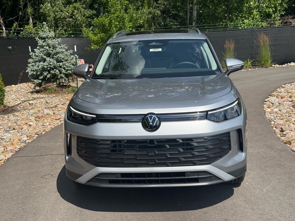 Vehicle image 2 of 36