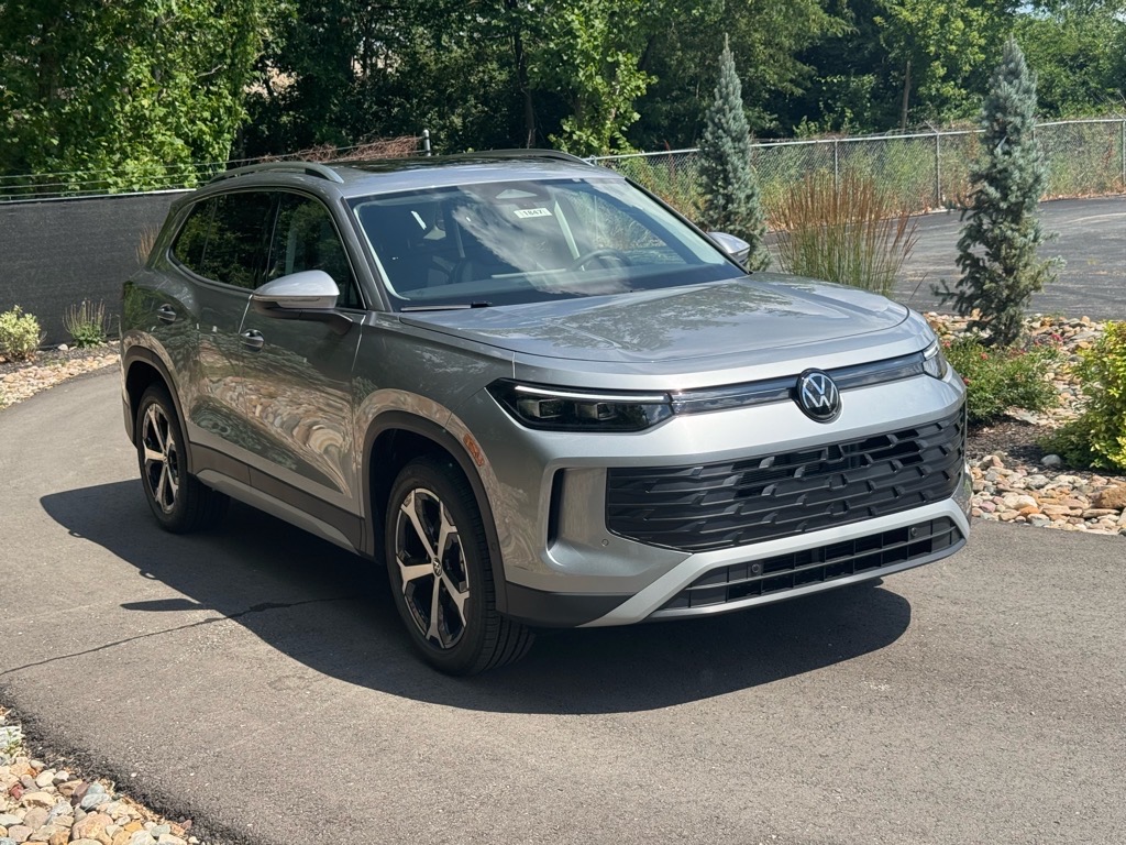Vehicle image 3 of 36