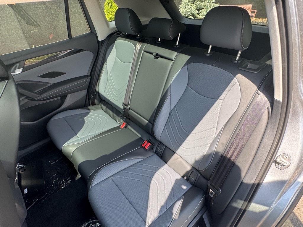 Vehicle image 16 of 36